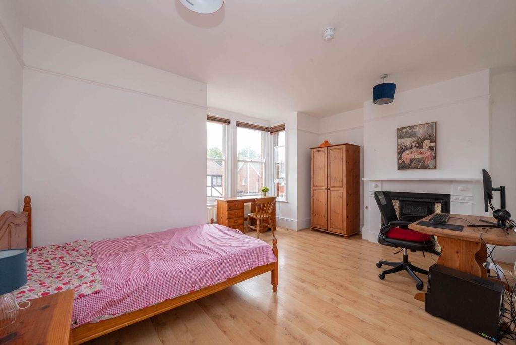 Property photo 3 of 13