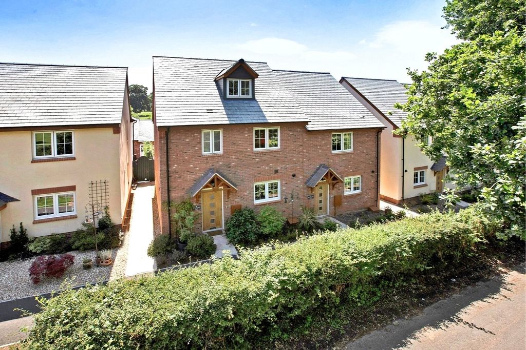 Property photo 1 of 16 External