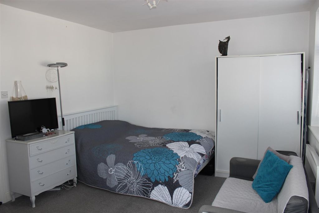 Property photo 3 of 8 Img_1416.Jpg