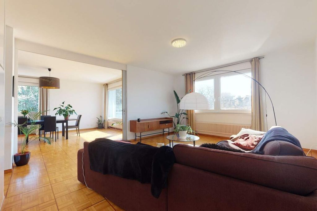 Property photo 2 of 11