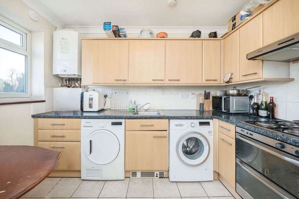 Property photo 3 of 5