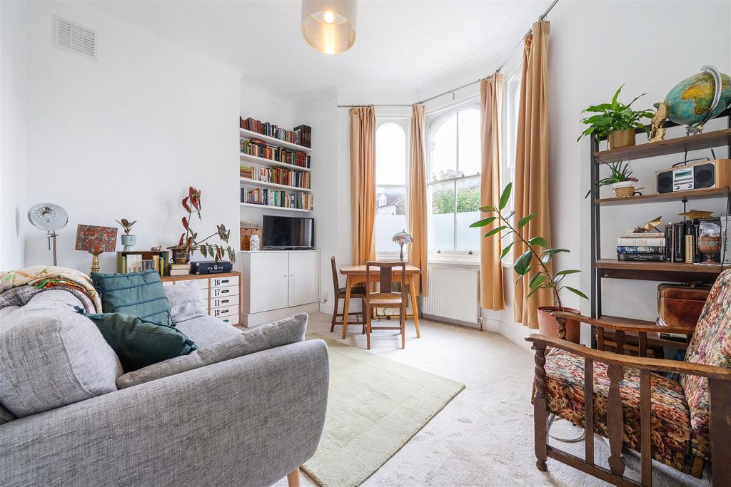 Property photo 1 of 11