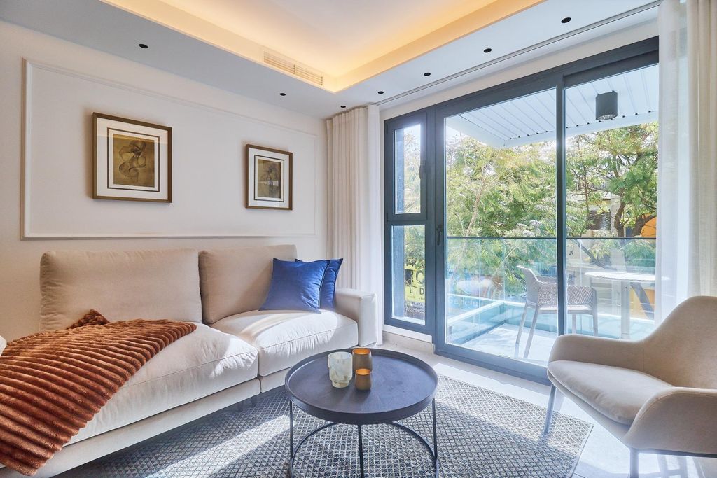 Property photo 3 of 39