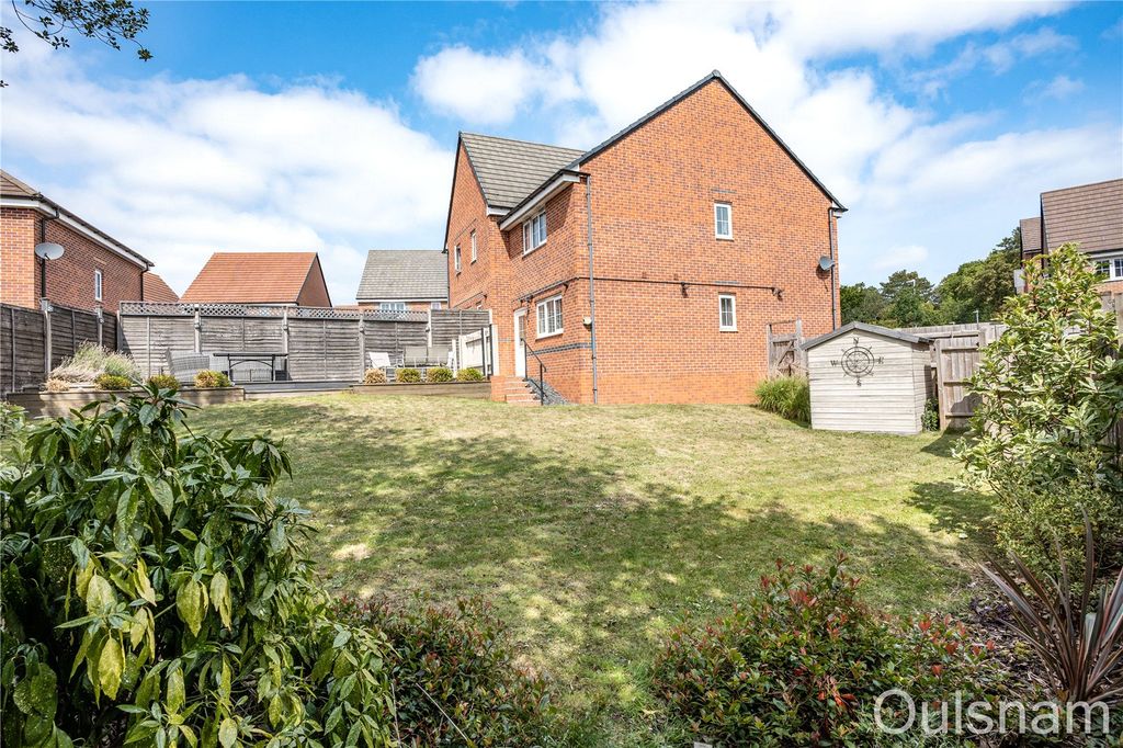 Property photo 2 of 15 Picture No. 11
