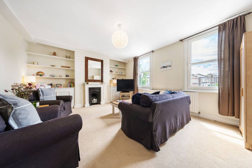 Property photo 2 of 11