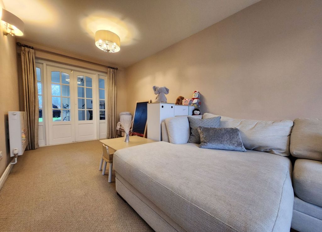 Property photo 3 of 18