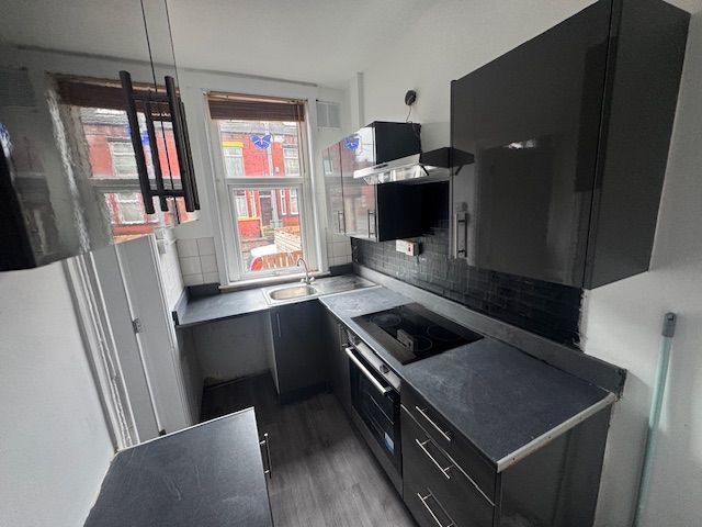 Property photo 3 of 15 Entrance Porch