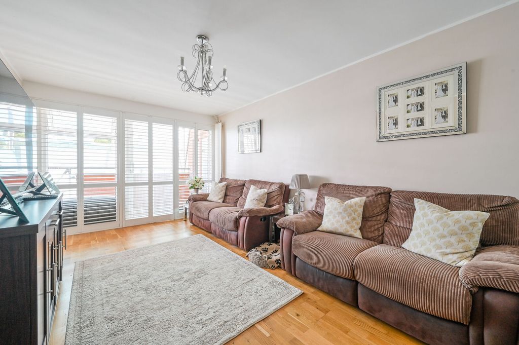 Property photo 1 of 6