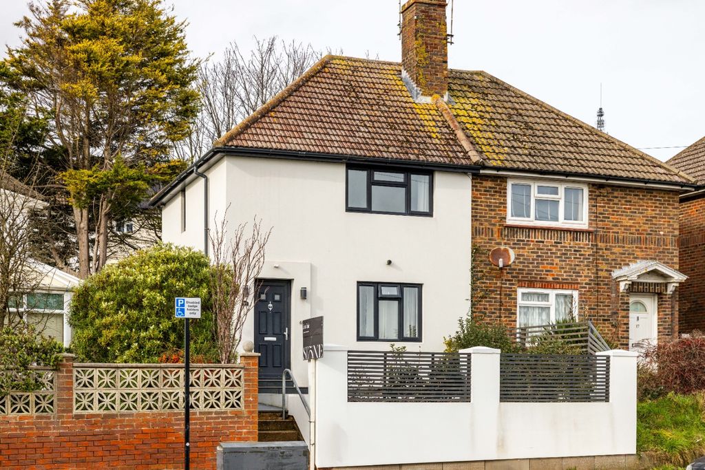 Property photo 1 of 25 5260581