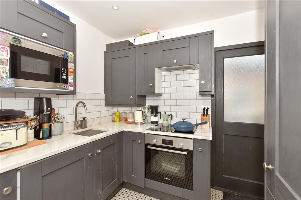 Property photo 3 of 12 Kitchen