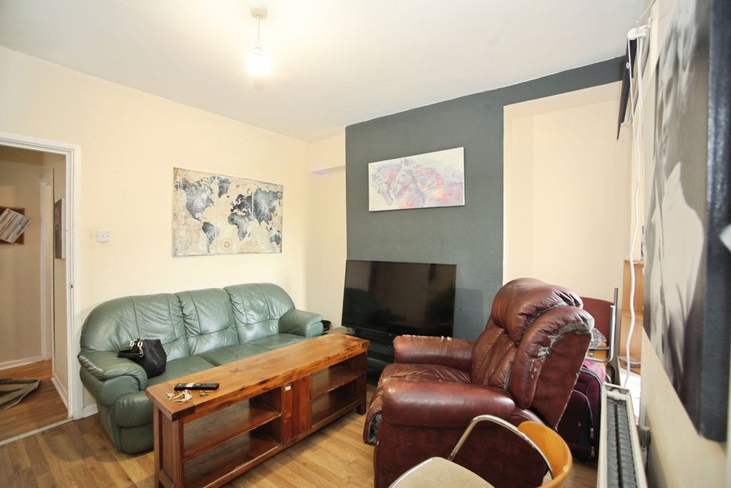 Property photo 3 of 18