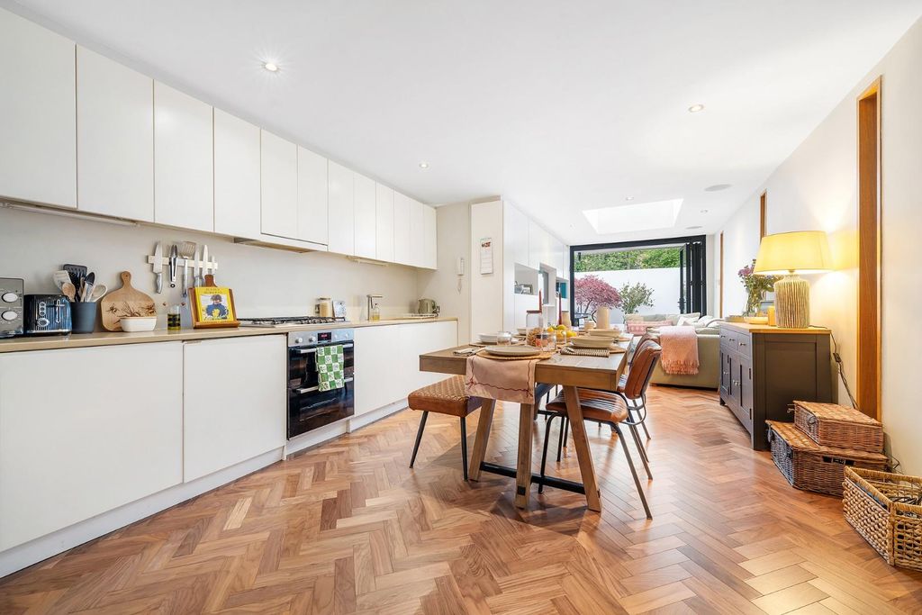 Property photo 2 of 17 Reception (3).Jpg