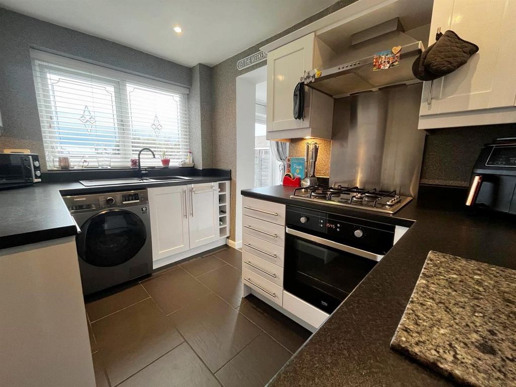 Property photo 3 of 19 Image (1).Png