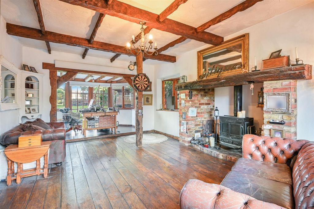 Property photo 2 of 27 Longdown Lane,  (9).Jpg