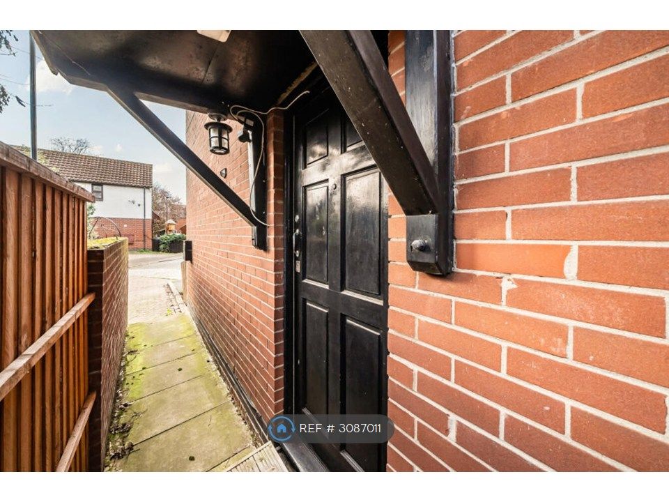 Property photo 3 of 10 Private Entrance
