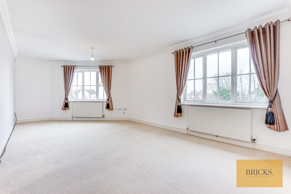 Property photo 2 of 22