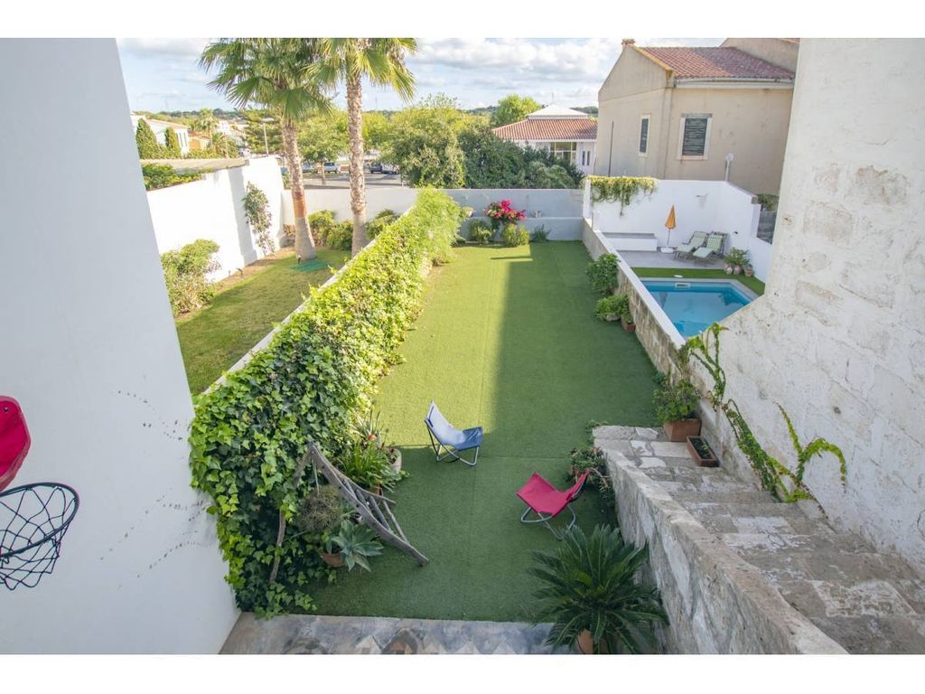 Property photo 2 of 30