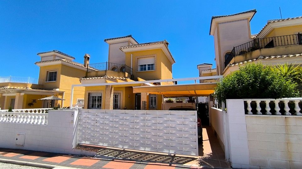 Property photo 1 of 32