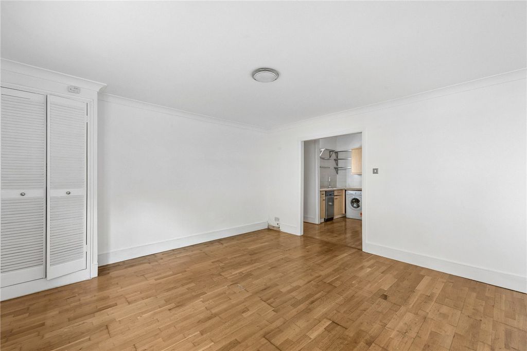 Property photo 2 of 17 Picture No. 27
