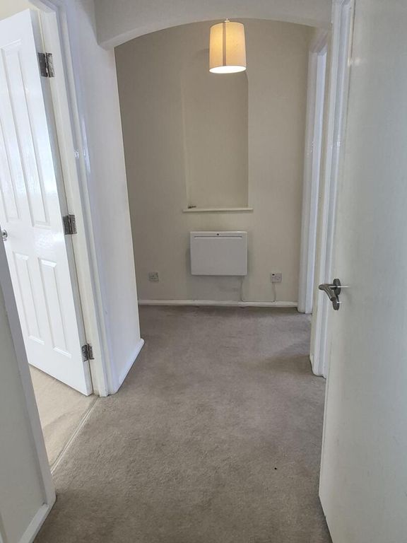 Property photo 2 of 17 Hallway