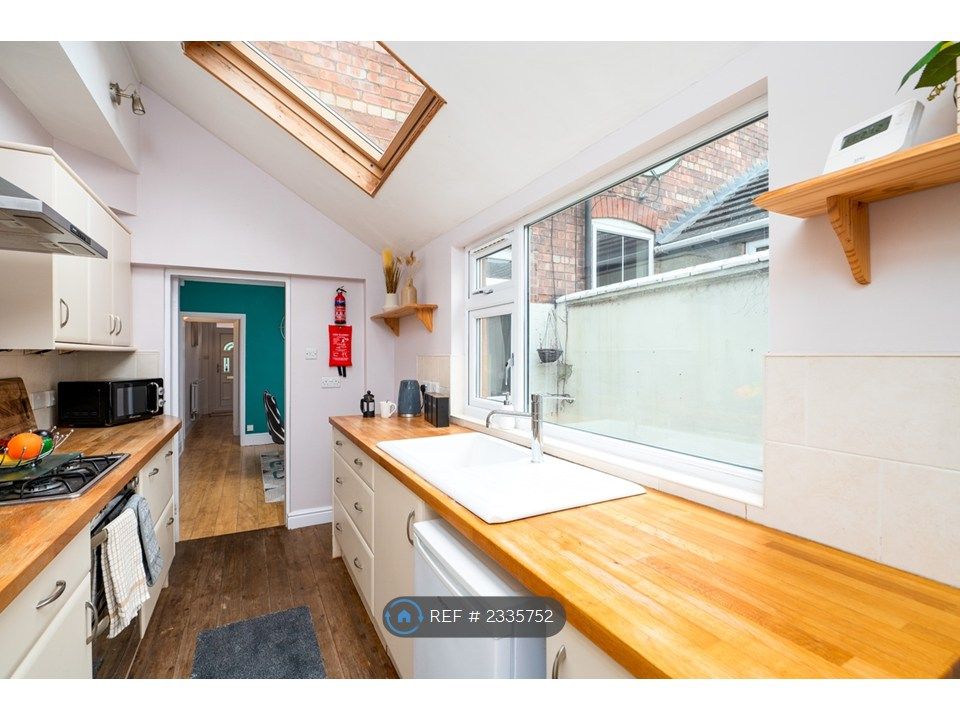 Property photo 3 of 12