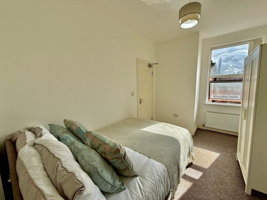 Property photo 1 of 17 5 Bed Shared House - Florence Avenue, Doncaster Dn4