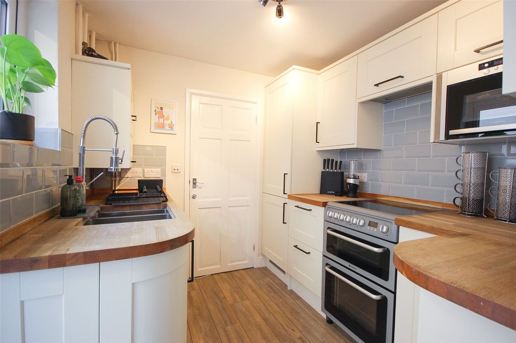 Property photo 3 of 12 Picture No. 06