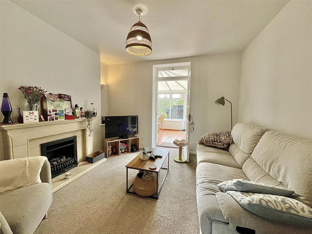 Property photo 3 of 17