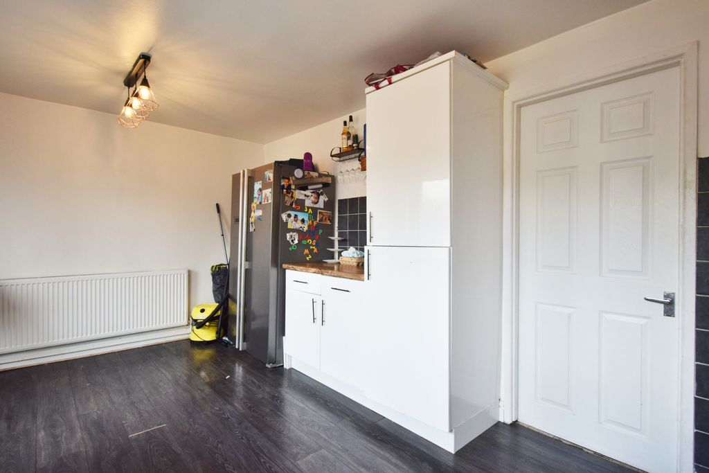 Property photo 3 of 12 Gallery