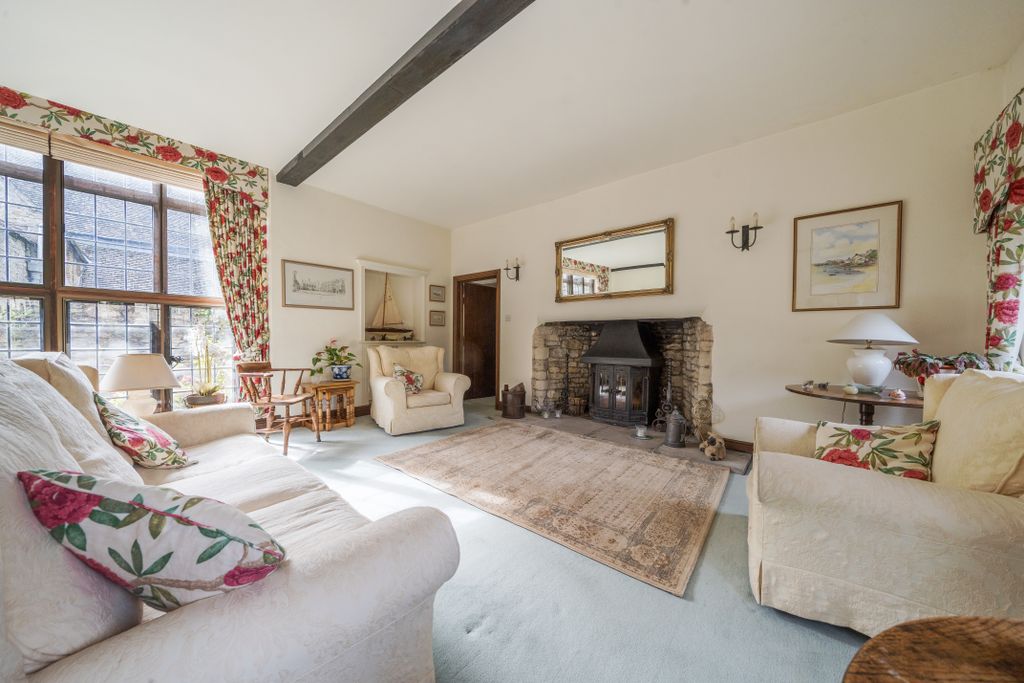 Property photo 3 of 19