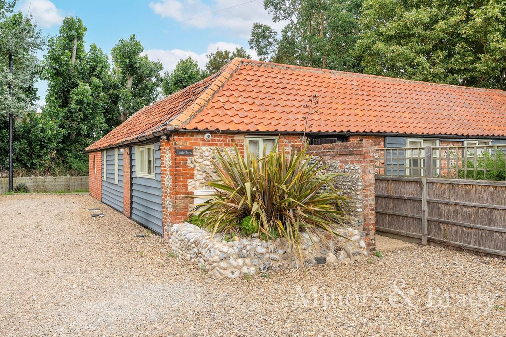 Property photo 1 of 23