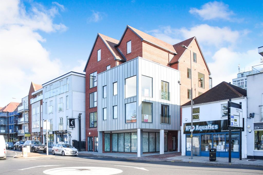 Property photo 1 of 8 Exterior