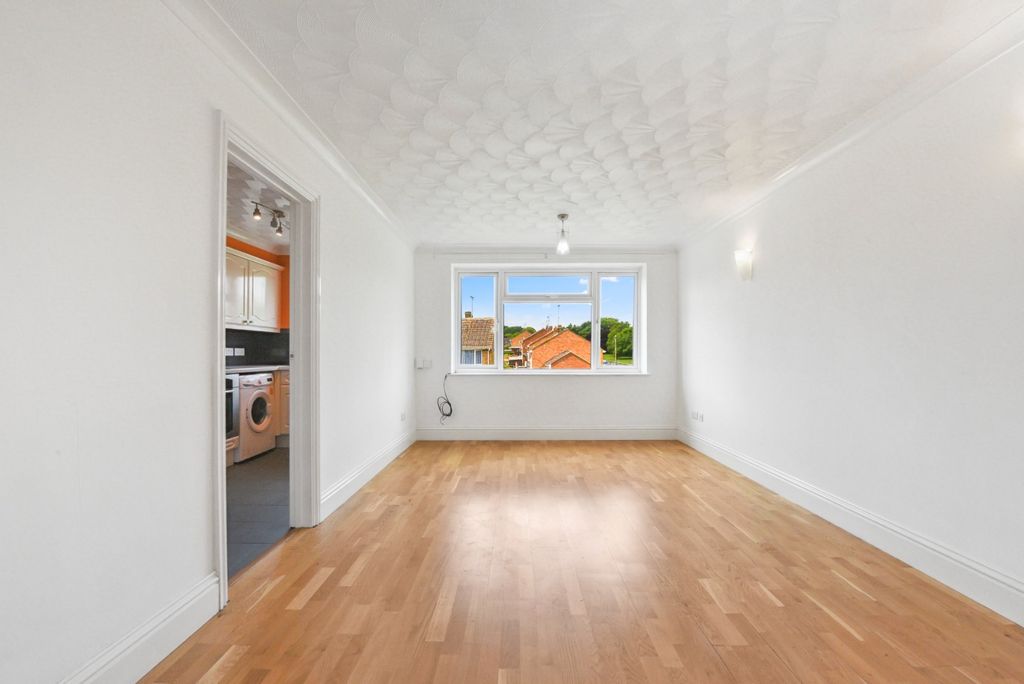 Property photo 2 of 13 4246633