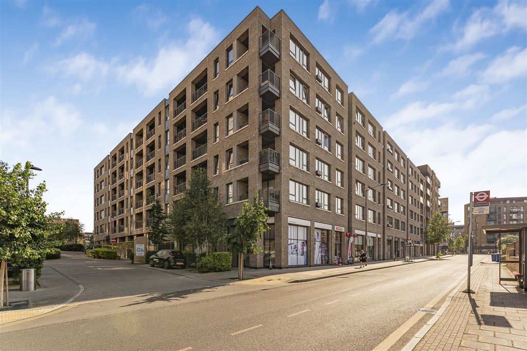Property photo 1 of 20 Harbourside Court