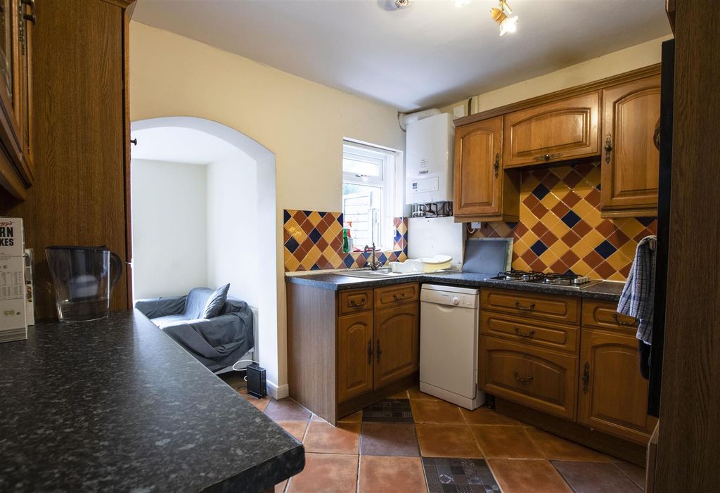 Property photo 2 of 14 Approach