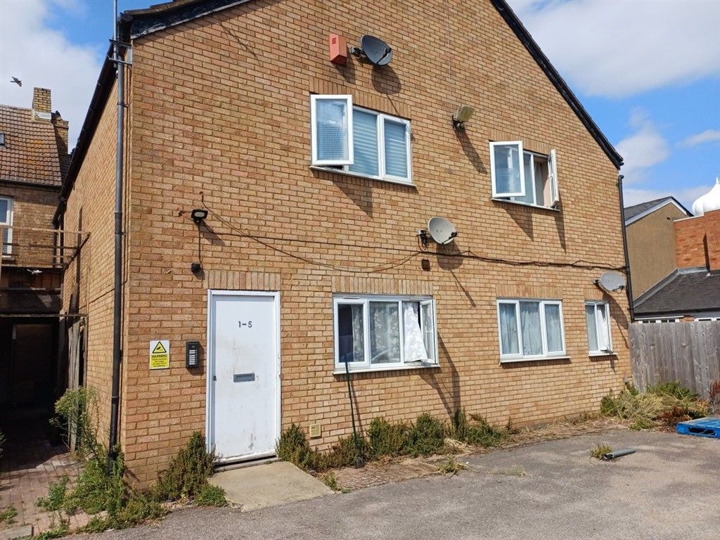 Property photo 1 of 2