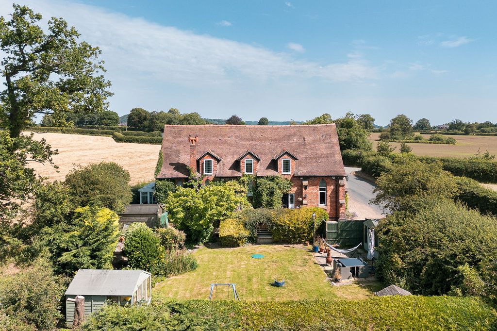 Property photo 2 of 32