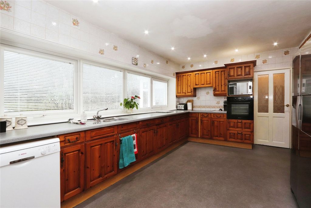 Property photo 2 of 48 Picture No. 30