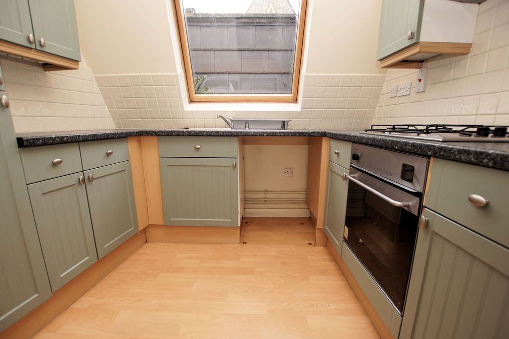 Property photo 3 of 9 Kitchen