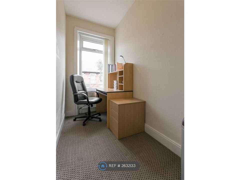 Property photo 2 of 11 Reading Room