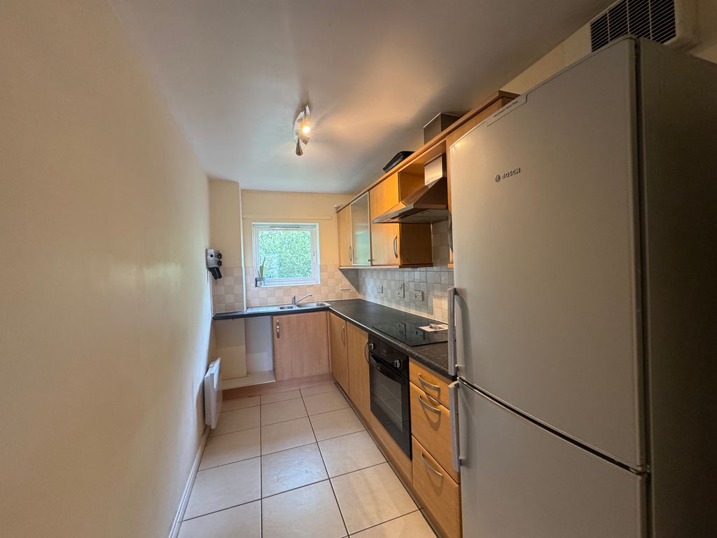 Property photo 2 of 7 Kitchen