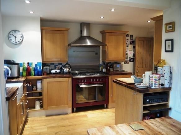 Property photo 1 of 9 Kitchen