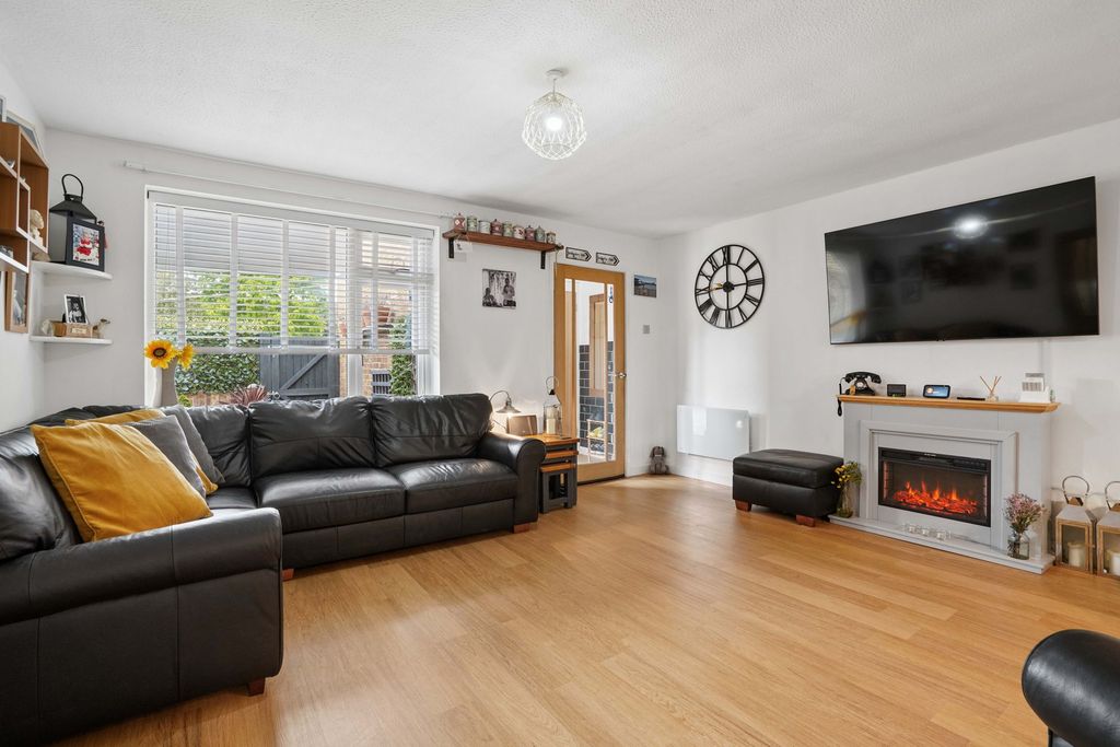Property photo 3 of 17