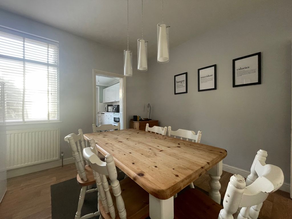 Property photo 2 of 14 Image