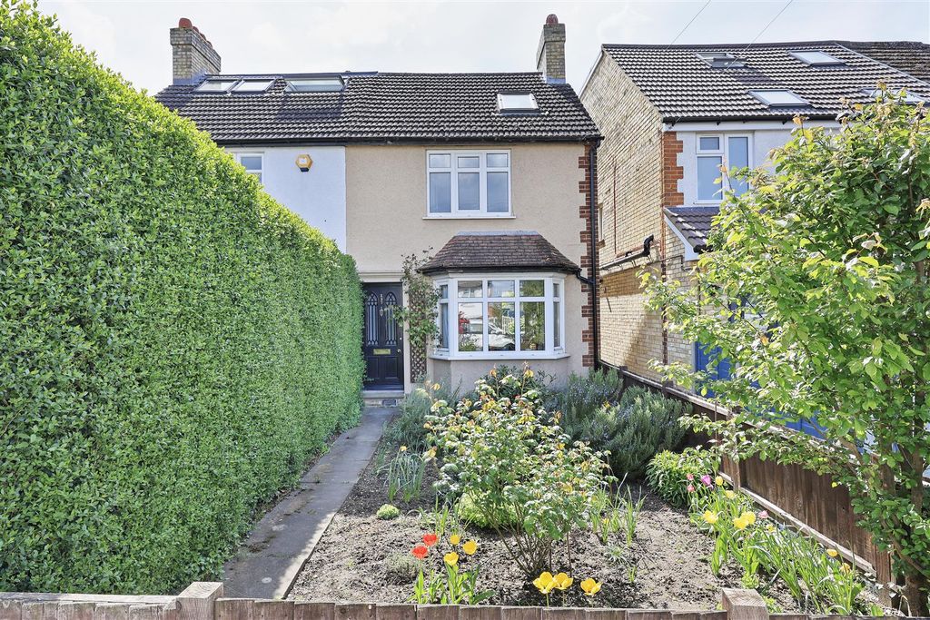 Property photo 1 of 18