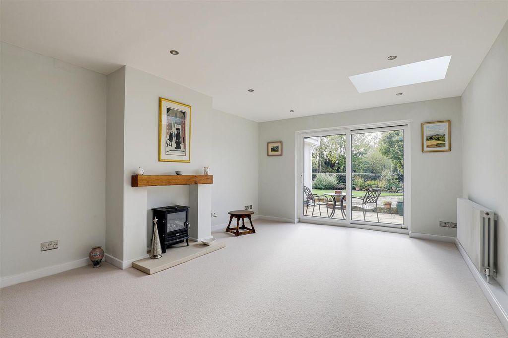 Property photo 3 of 36