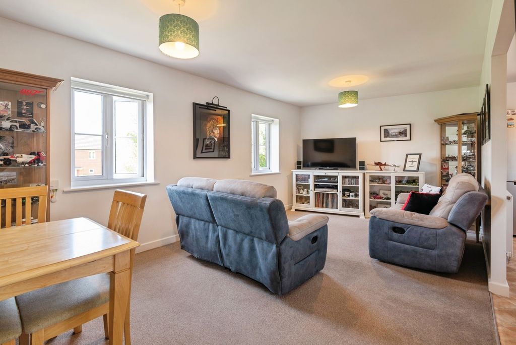 Property photo 3 of 14 Pbox-Img.Jpg