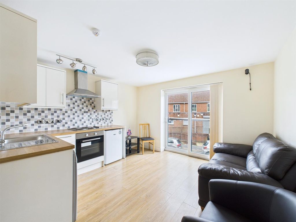 Property photo 2 of 19 2 - Modern Block Of 12 Flats For Auction, Bristol.