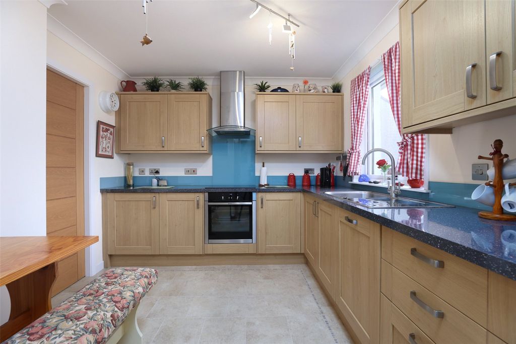 Property photo 3 of 15 Kitchen