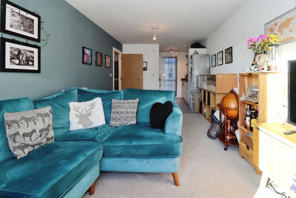 Property photo 2 of 12 Pbox-Img.Jpg